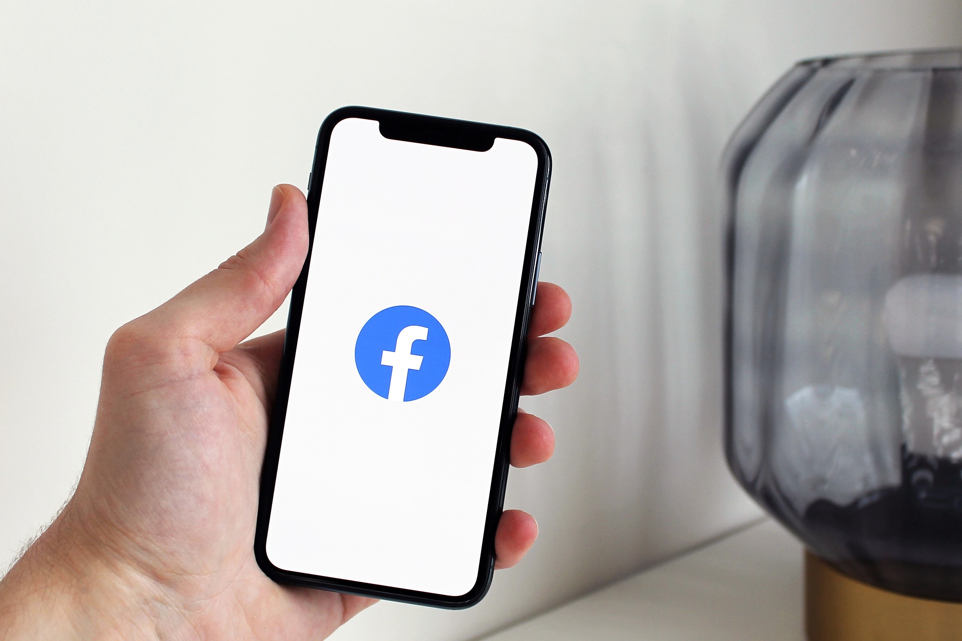 Facebook-scammers: Så avslöjar du bluffen 10 varningstecken